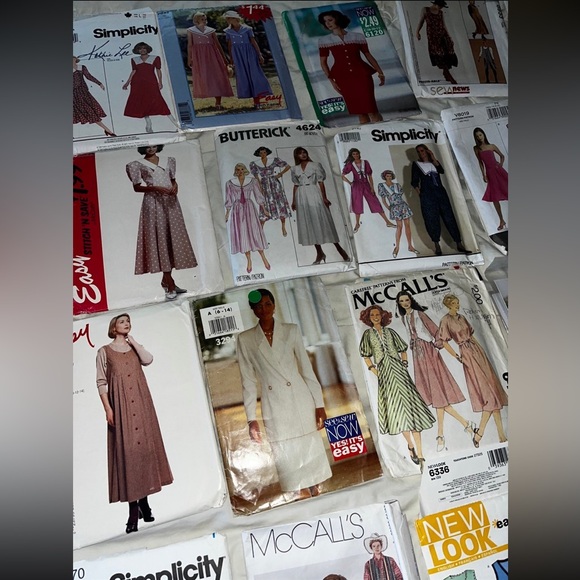 Sewing patterns Lot of vintage dress vest 19 womens fabric pattern 1990s & 2000s - Picture 3 of 4